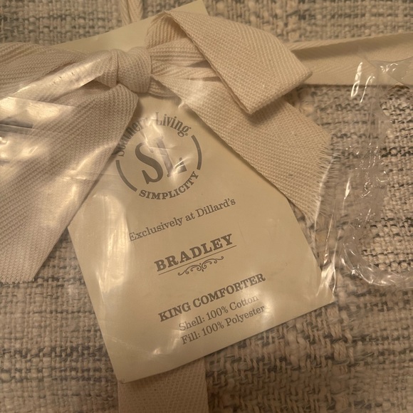 King size comforter - Picture 2 of 4